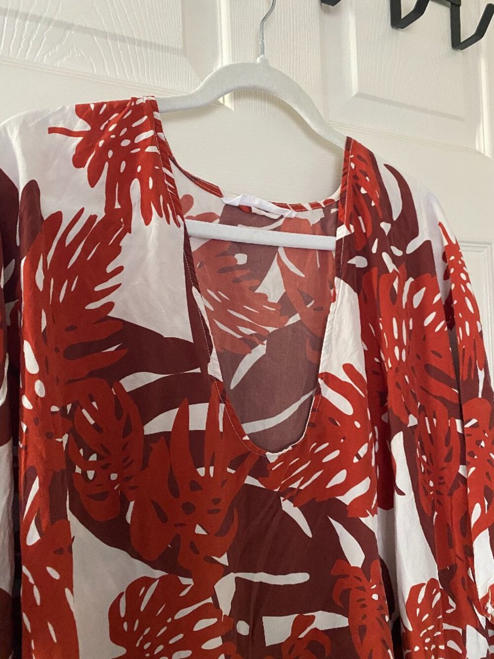 Mikoh | Kawela Bay 100% Silk Caftan in Vintage Tahiti Lehua - Picture 7 of 11